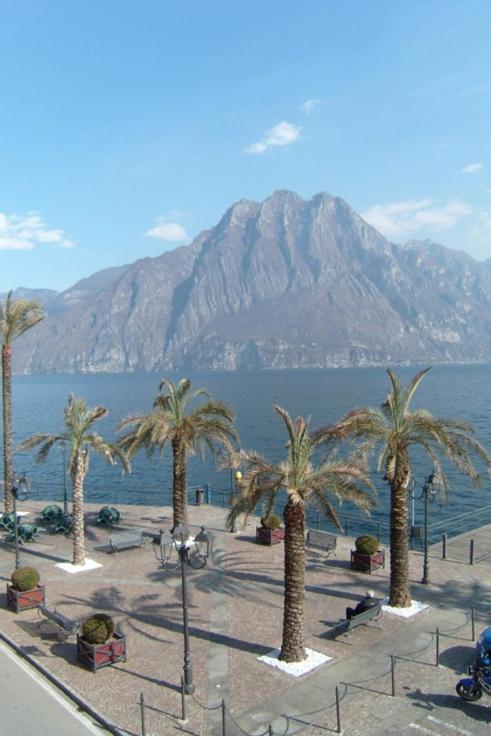 Miralago Casa Vacanze Riva di Solto Bilik gambar